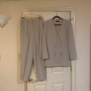 Amber Stone Tan Pants Suit sz 6
